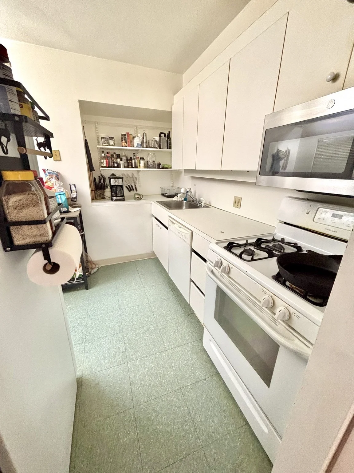 2 bed, 2 bath apartment for rent at 1010 Middle Unit 11, Weymouth — photo 4 of 8