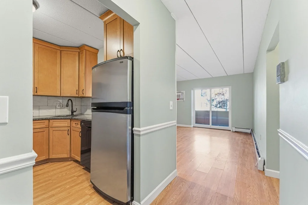 2 bed, 1 bath apartment for rent at 1011 Main St Unit 5, Woburn — photo 2 of 26