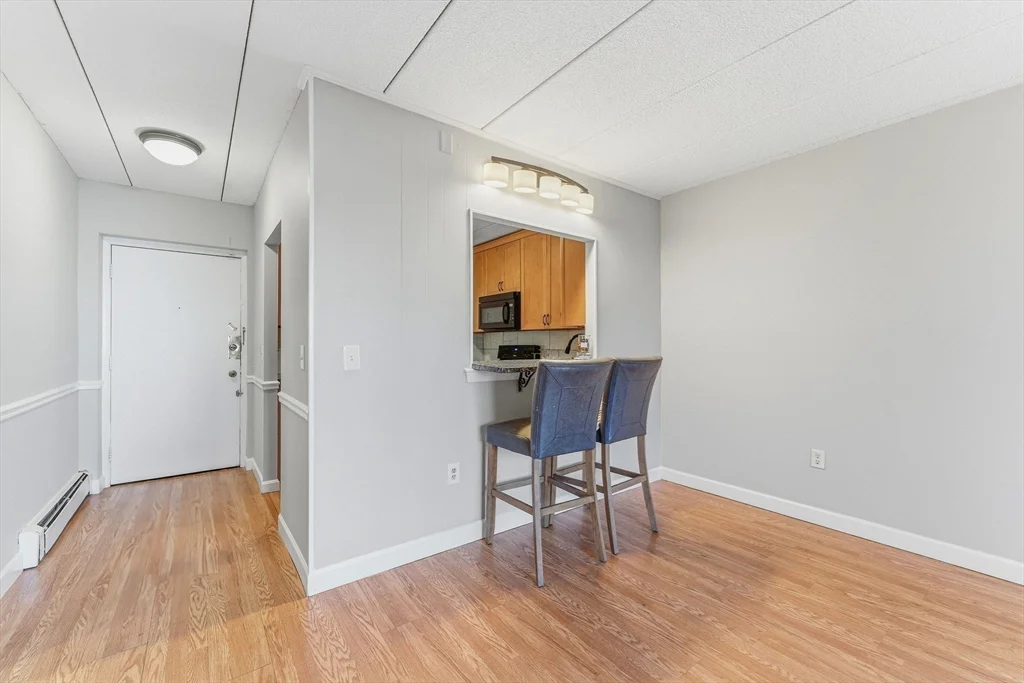 2 bed, 1 bath apartment for rent at 1011 Main St Unit 5, Woburn — photo 6 of 26