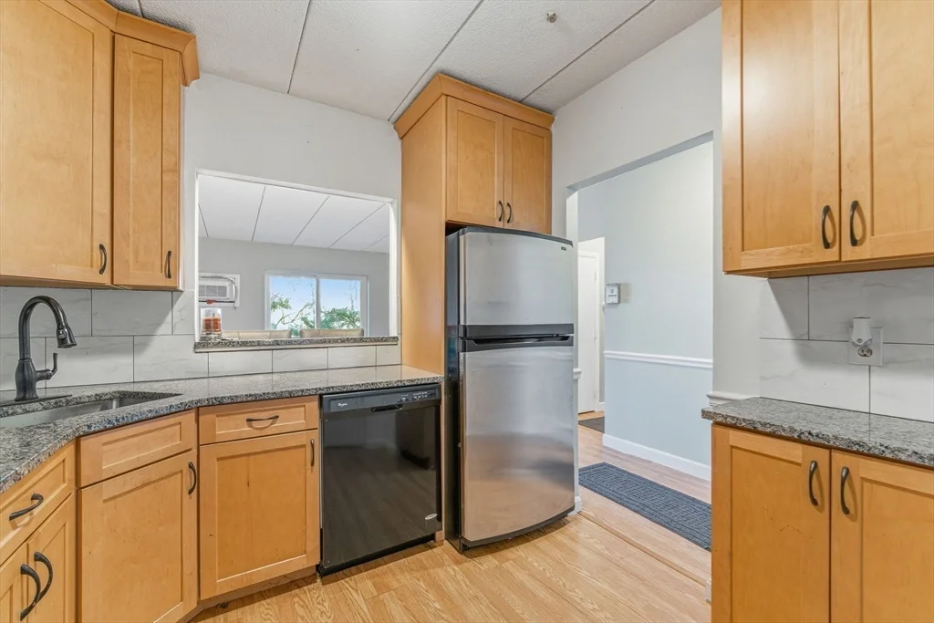 2 bed, 1 bath apartment for rent at 1011 Main St Unit 5, Woburn — photo 4 of 26