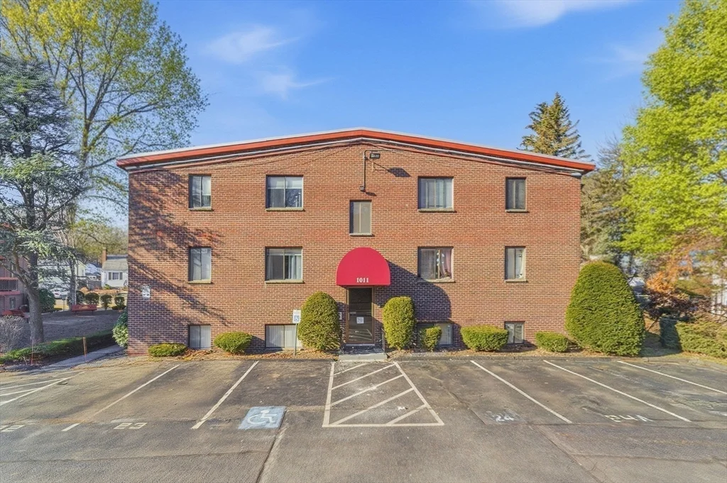 2 bed, 1 bath apartment for rent at 1011 Main St Unit 5, Woburn — photo 20 of 26