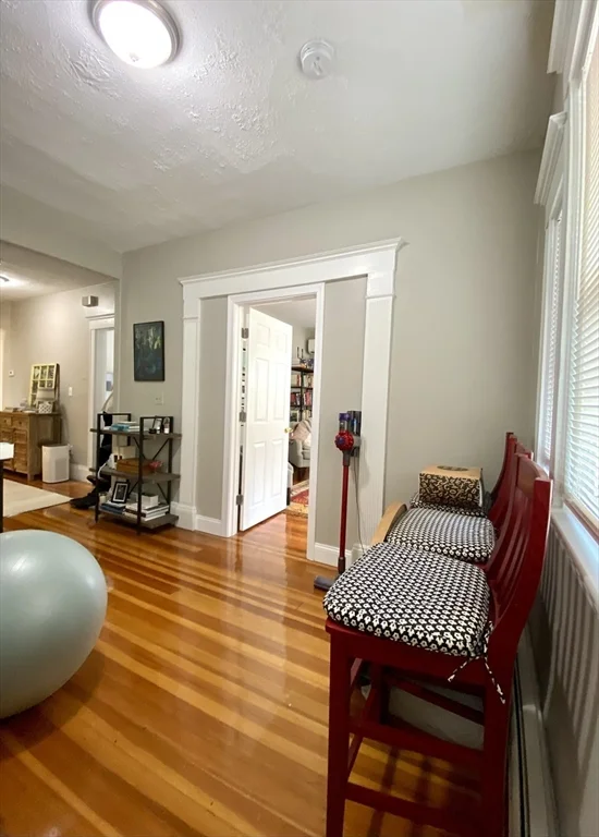 3 bed, 1 bath apartment for rent at 1011 Washington St Unit 1, Newton — photo 9 of 17