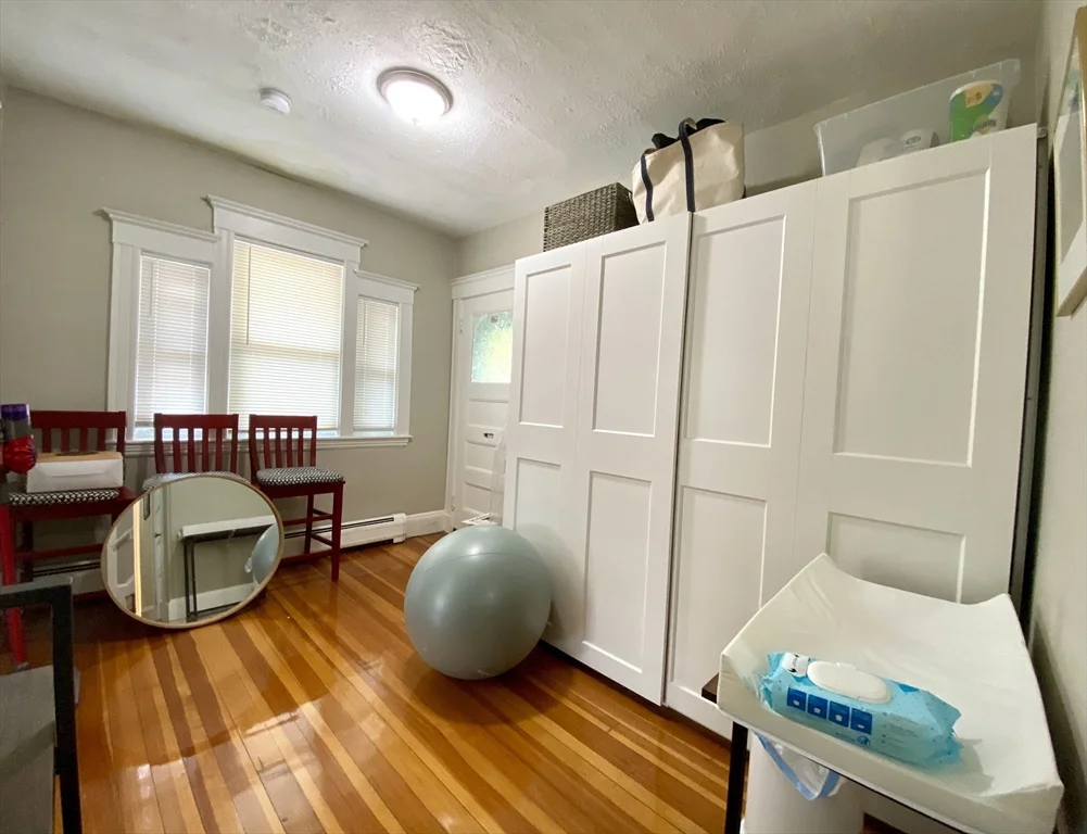 3 bed, 1 bath apartment for rent at 1011 Washington St Unit 1, Newton — photo 8 of 17