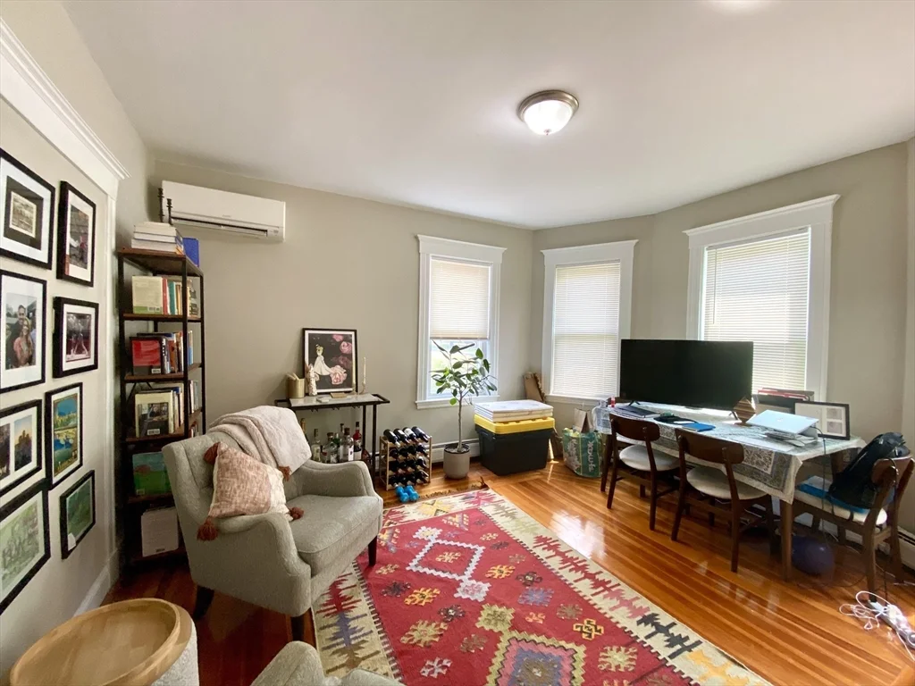 3 bed, 1 bath apartment for rent at 1011 Washington St Unit 1, Newton — photo 6 of 17