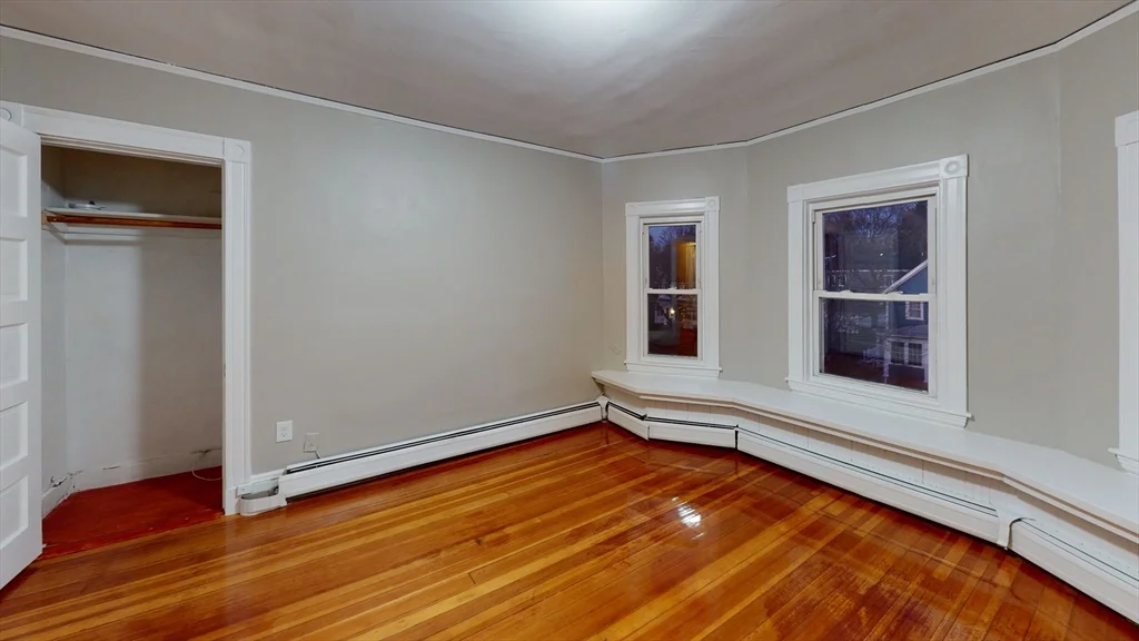 6 bed, 2 bath apartment for rent at 1011 Washington Unit 2, Newtonville — photo 14 of 18