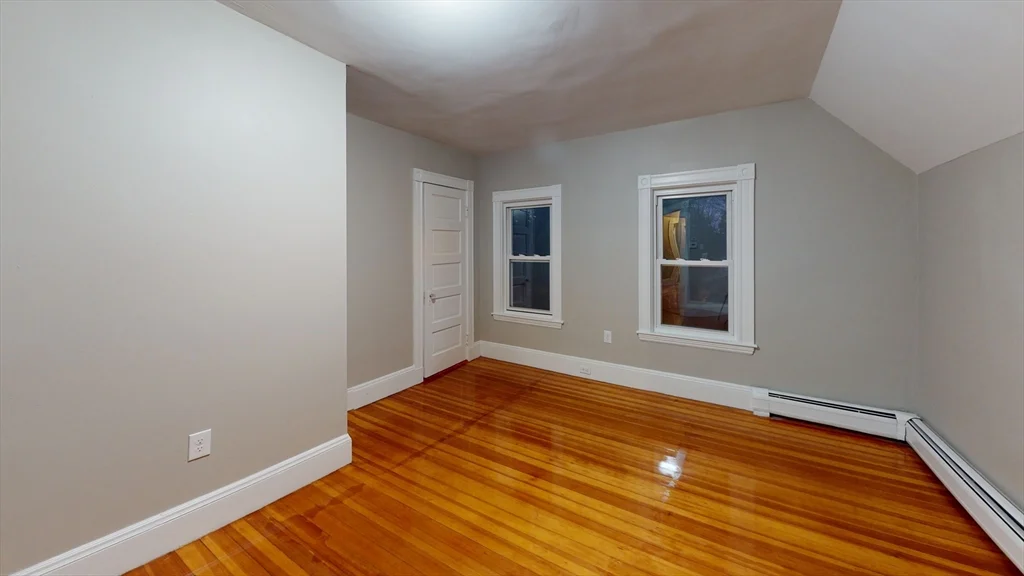 6 bed, 2 bath apartment for rent at 1011 Washington Unit 2, Newtonville — photo 5 of 18