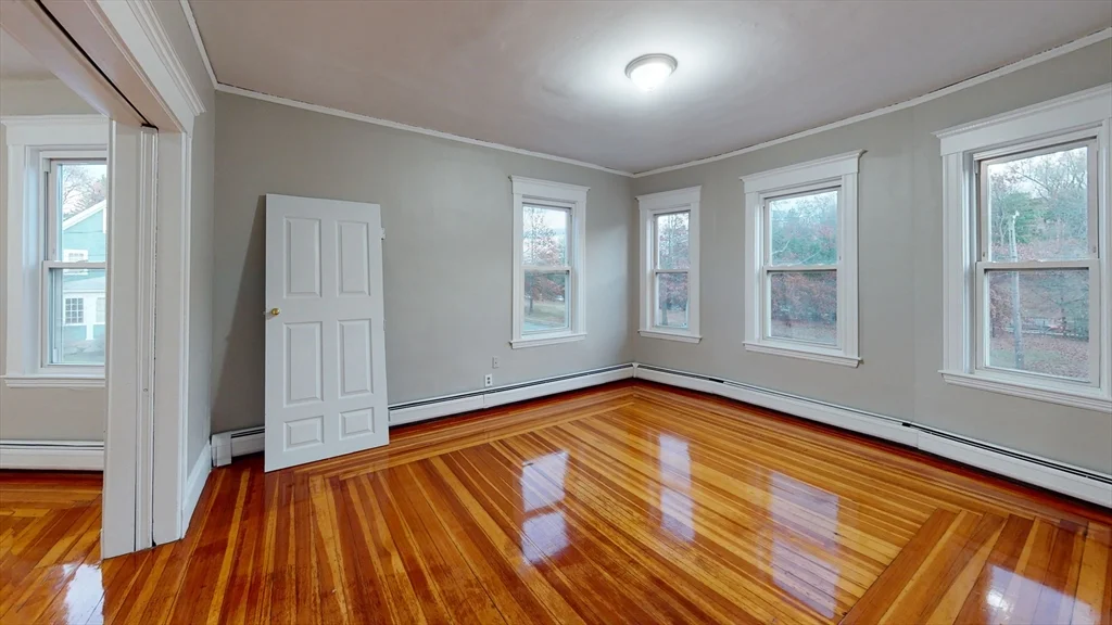 6 bed, 2 bath apartment for rent at 1011 Washington Unit 2, Newtonville — photo 10 of 18