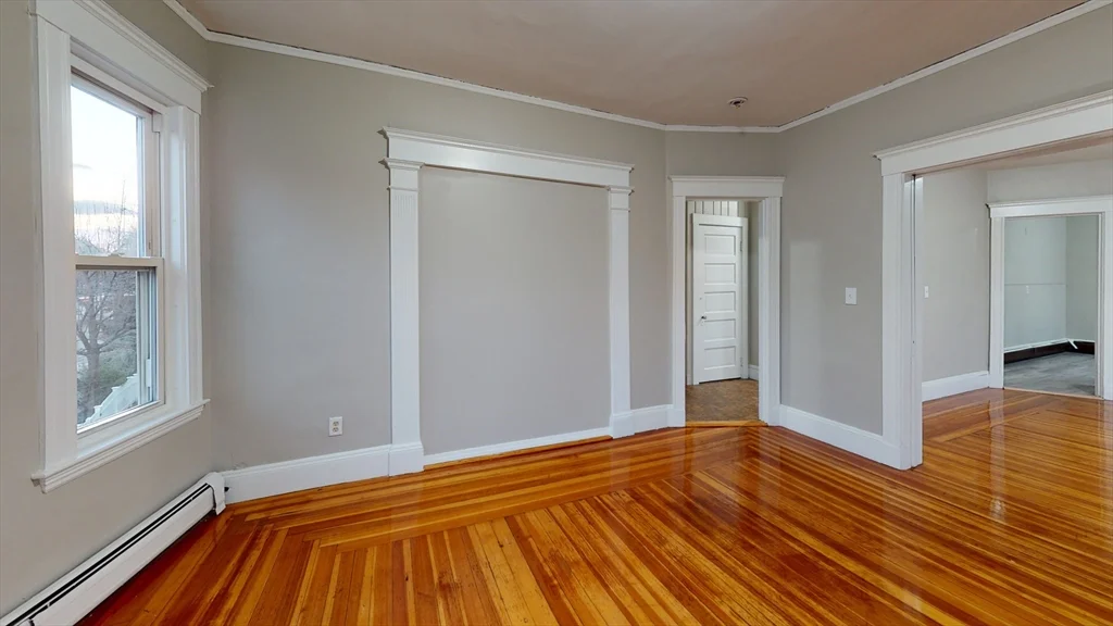 6 bed, 2 bath apartment for rent at 1011 Washington Unit 2, Newtonville — photo 9 of 18