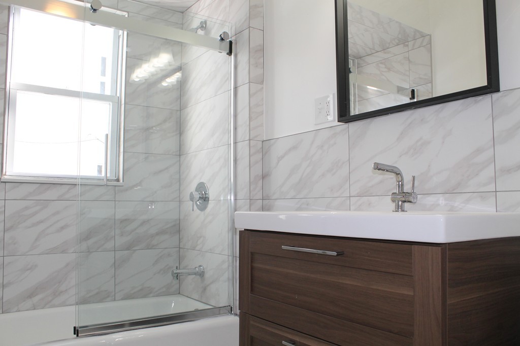 4 bed, 2 bath apartment for rent at 1014 South St Unit 2, Roslindale — photo 9 of 10