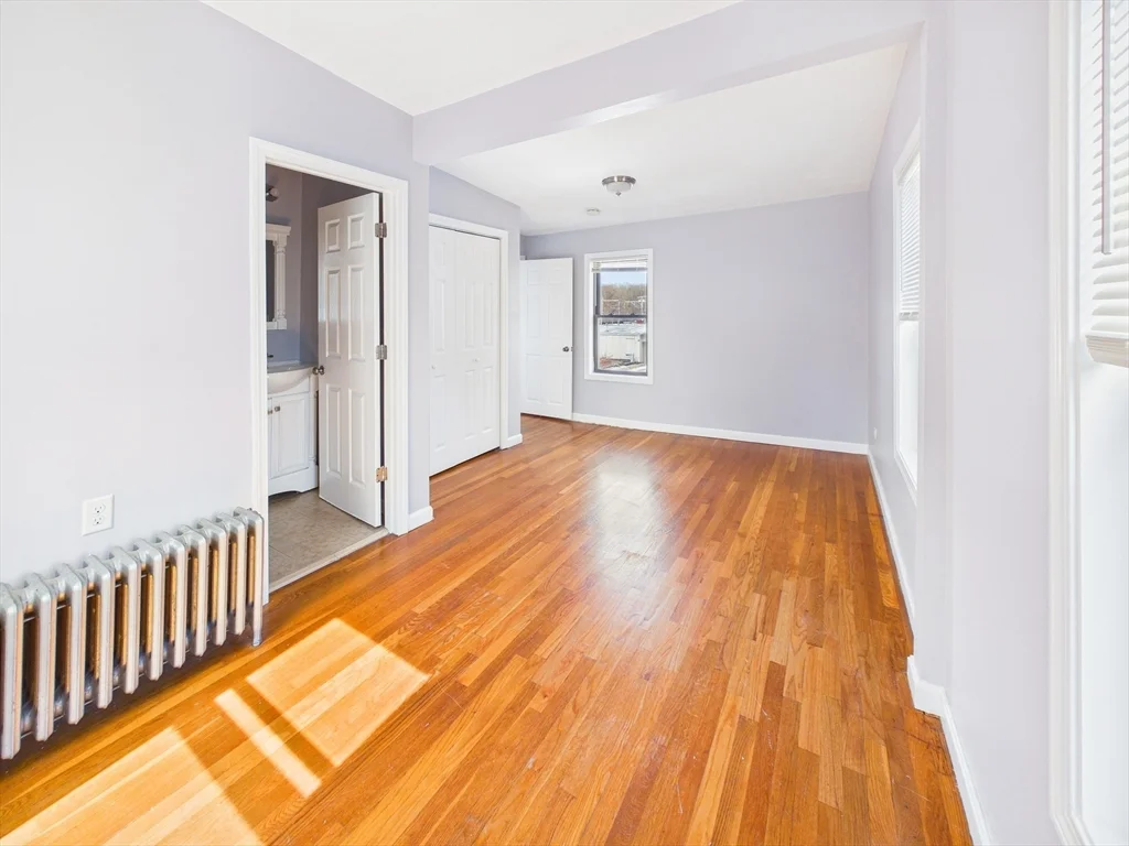 3 bed, 2 bath apartment for rent at 1015 Hyde Park Ave Unit 2, Hyde Park — photo 3 of 15