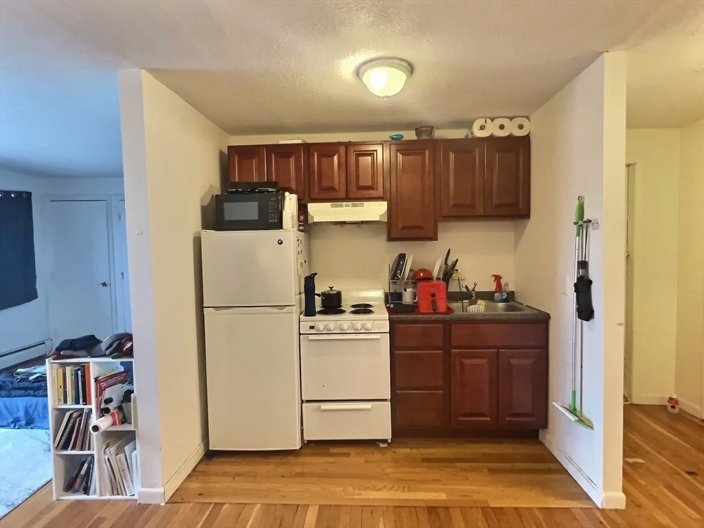 Studio bed, 1 bath apartment for rent at 1016 Commonwealth Ave Unit 20, North Brookline