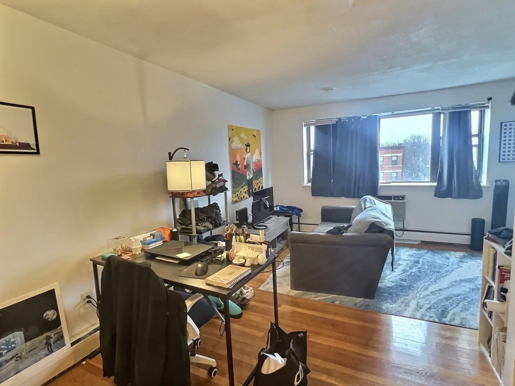Studio bed, 1 bath apartment for rent at 1016 Commonwealth Ave Unit 20, North Brookline — photo 4 of 8