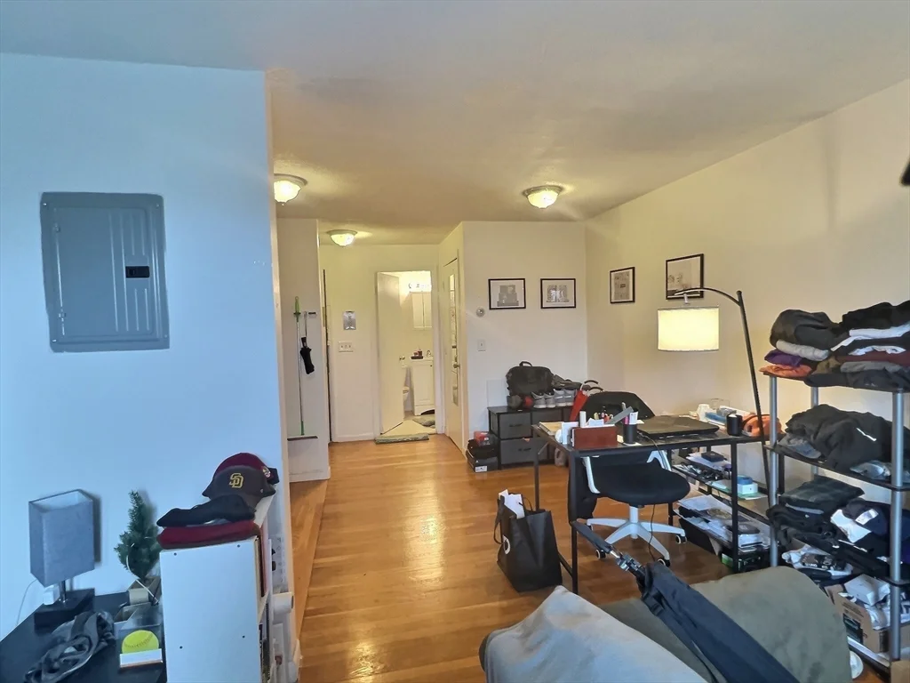 Studio bed, 1 bath apartment for rent at 1016 Commonwealth Ave Unit 20, North Brookline — photo 6 of 8