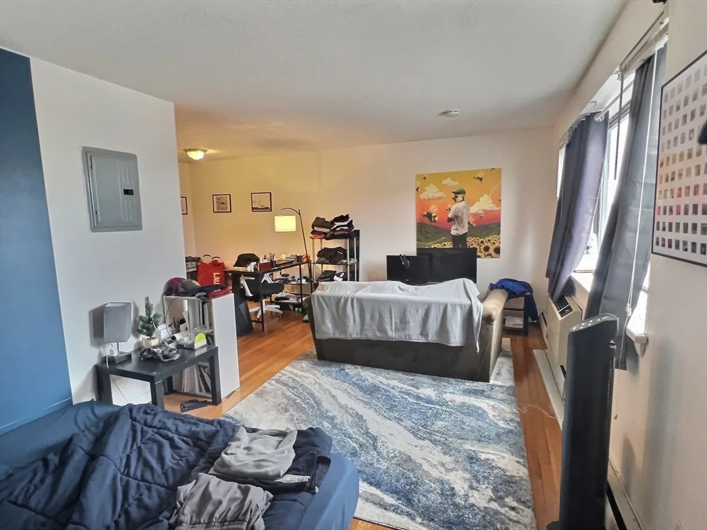 Studio bed, 1 bath apartment for rent at 1016 Commonwealth Ave Unit 20, North Brookline — photo 5 of 8