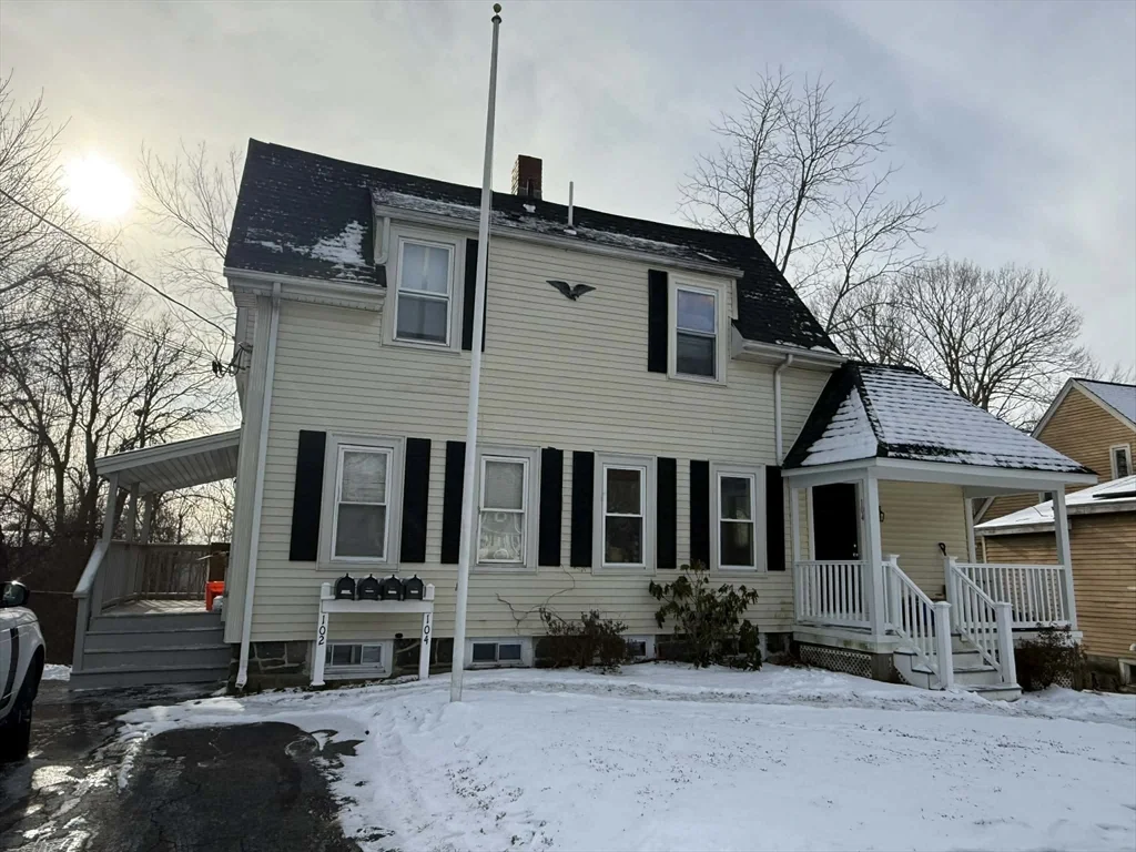 1 bed, 1 bath apartment for rent at 102-104 Cherry St Unit 2, Whitman — photo 1 of 8