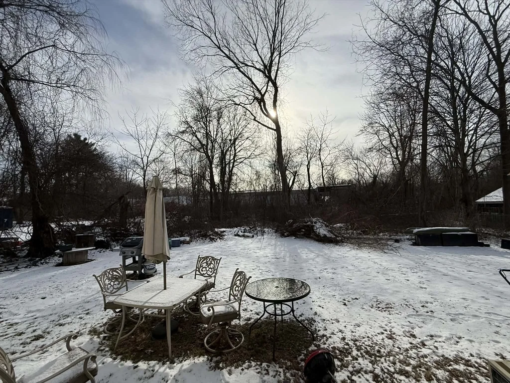 1 bed, 1 bath apartment for rent at 102-104 Cherry St Unit 2, Whitman — photo 8 of 8
