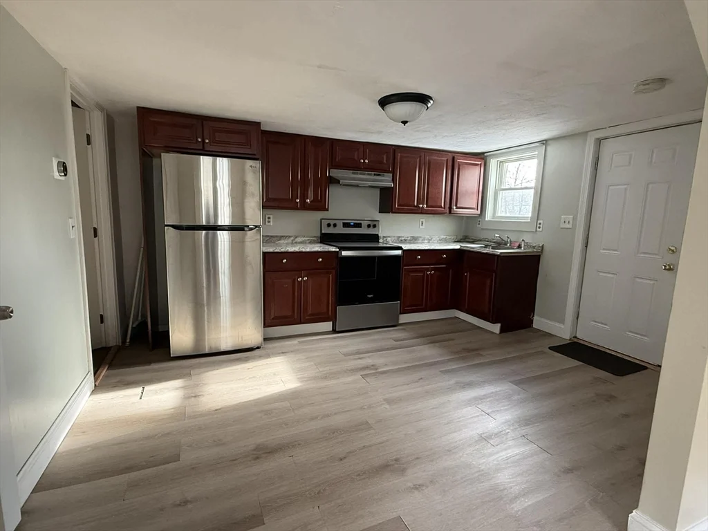 1 bed, 1 bath apartment for rent at 102-104 Cherry St Unit 2, Whitman — photo 3 of 8