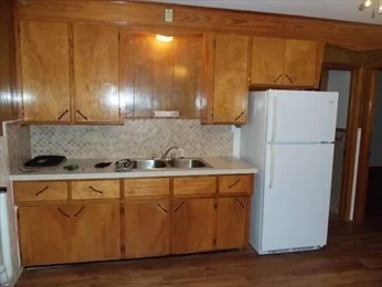 1 bed, 1 bath apartment for rent at 102-104 Fourth Ave Unit 2R, Lowell — photo 4 of 7