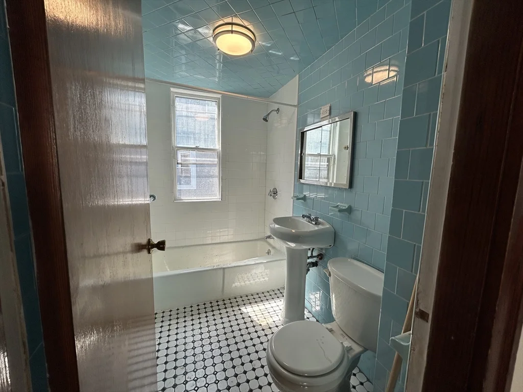 2 bed, 1 bath apartment for rent at 102-104 Pearson Rd Unit 1, Powder House Square — photo 11 of 12