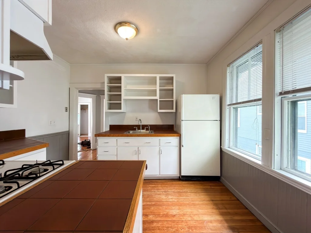 2 bed, 1 bath apartment for rent at 102-104 Pearson Rd Unit 2, Powder House Square — photo 7 of 14