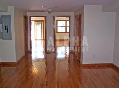 4 bed, 2 bath apartment for rent at 102 Allston St Unit 6, Allston — photo 4 of 8