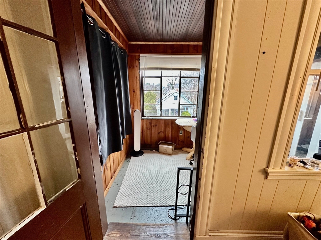3 bed, 1 bath apartment for rent at 102 Bennett St Unit 2, Brighton — photo 4 of 17