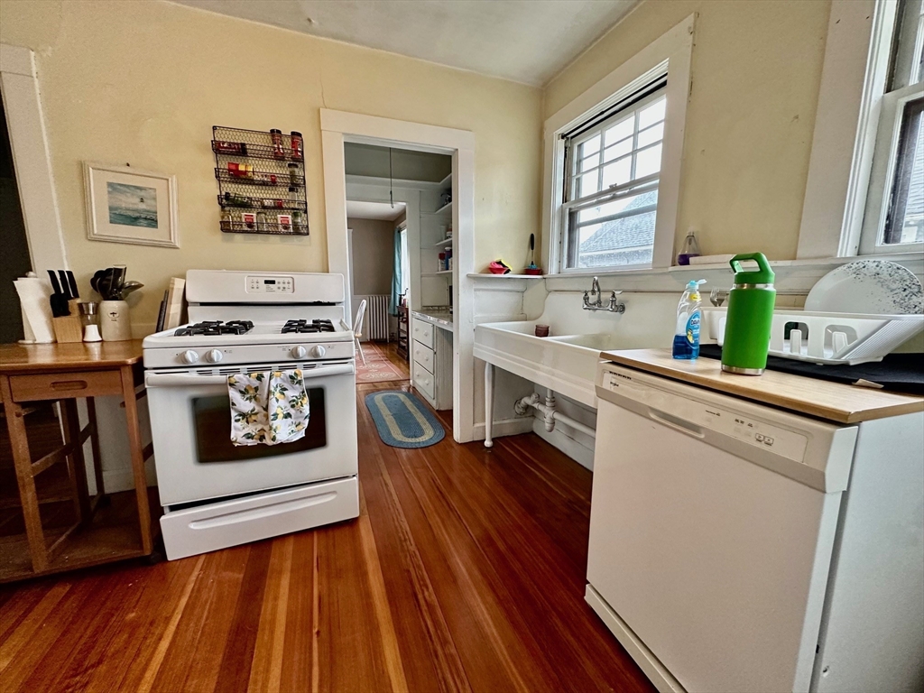 3 bed, 1 bath apartment for rent at 102 Bennett St Unit 2, Brighton — photo 10 of 17