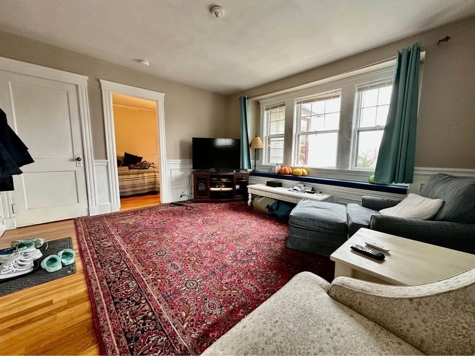 3 bed, 1 bath apartment for rent at 102 Bennett St Unit 2, Brighton — photo 2 of 17
