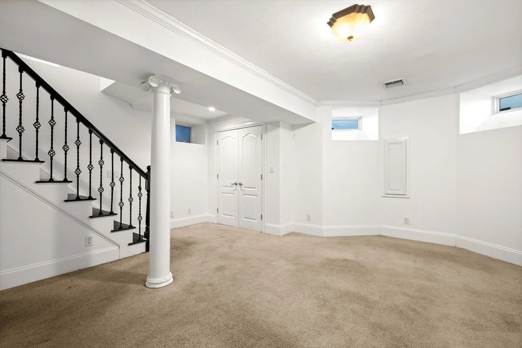 3 bed, 2 bath apartment for rent at 102 Boston St Unit 1, Dorchester — photo 22 of 40