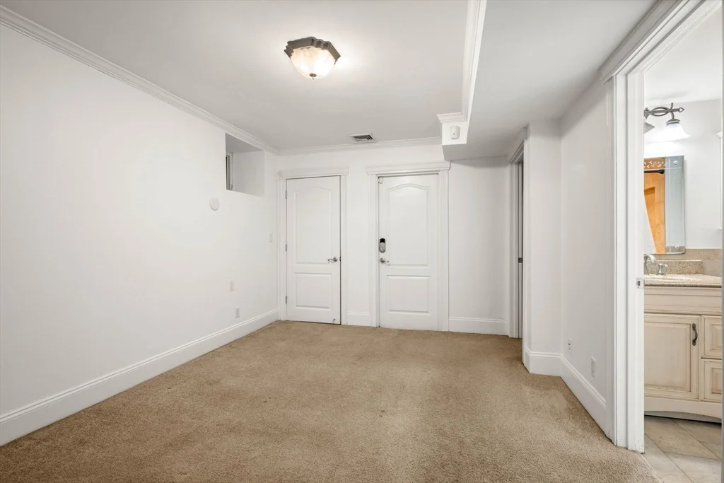 3 bed, 2 bath apartment for rent at 102 Boston St Unit 1, Dorchester — photo 24 of 40