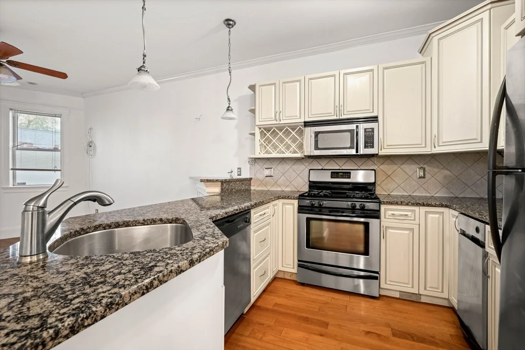 3 bed, 2 bath apartment for rent at 102 Boston St Unit 1, Dorchester — photo 2 of 40