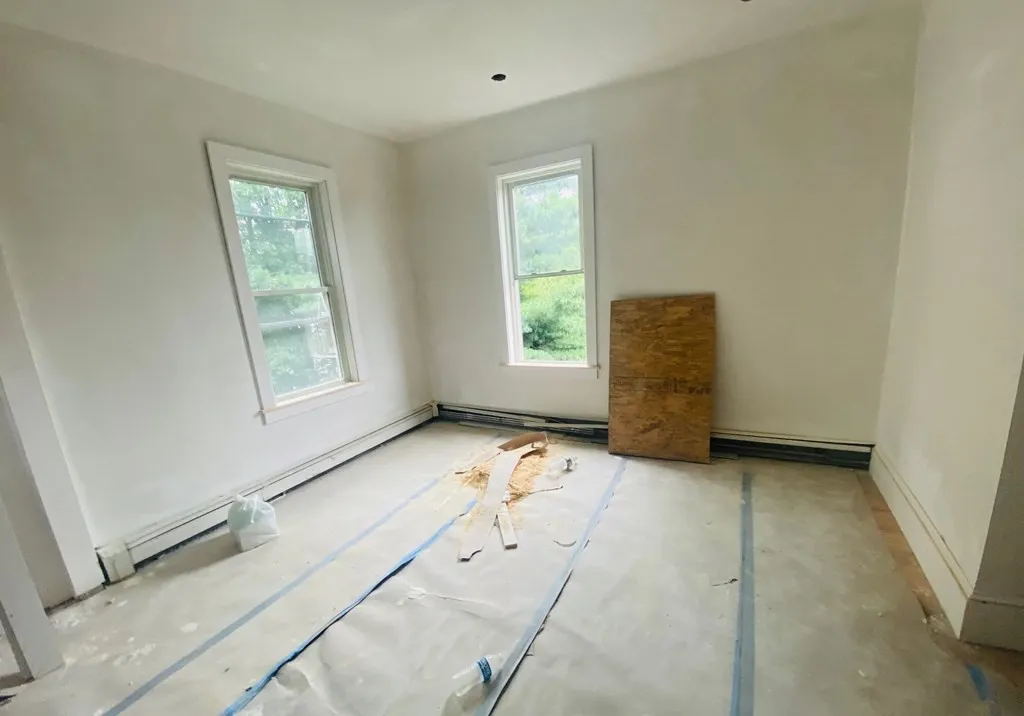 3 bed, 1 bath apartment for rent at 102 Buttonwood Unit 2, Boston — photo 2 of 3