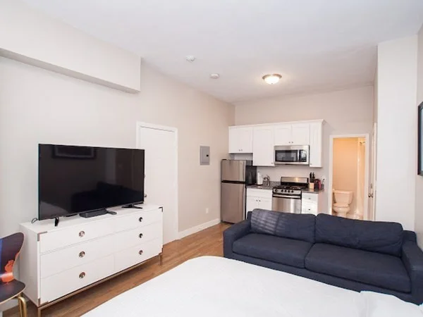 Studio bed, 1 bath apartment for rent at 102 Chandler St Unit 2, South End — photo 2 of 9
