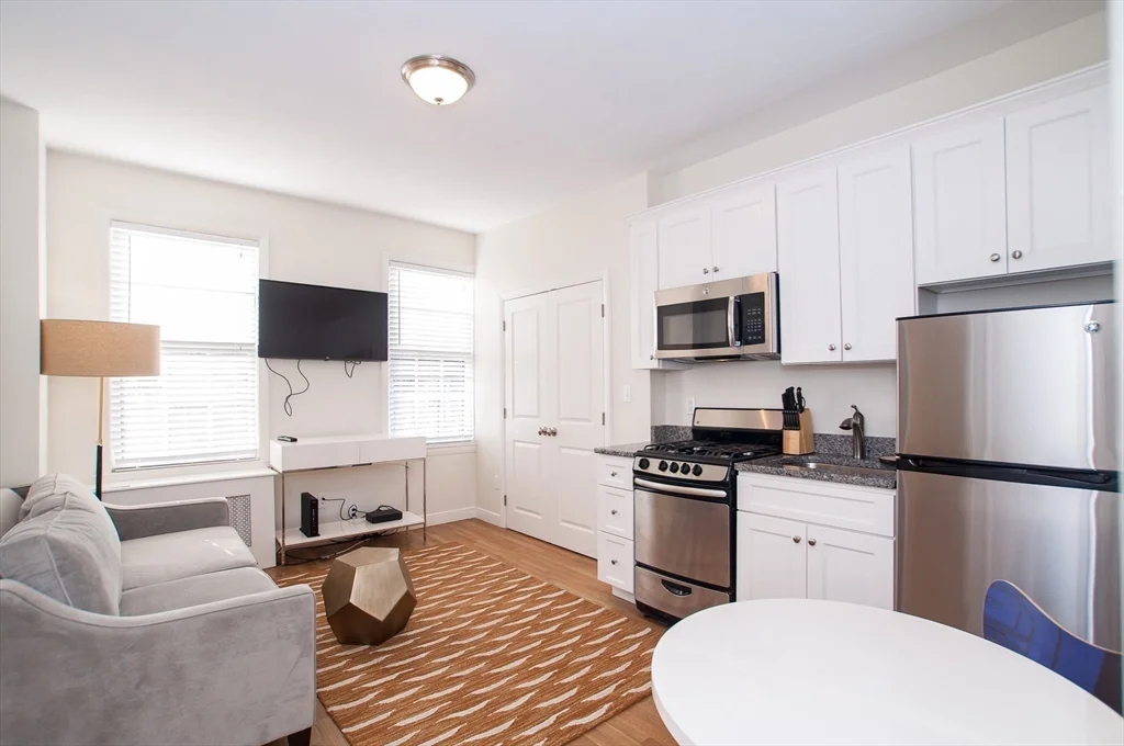 1 bed, 1 bath apartment for rent at 102 Chandler St Unit 6, South End — photo 1 of 5