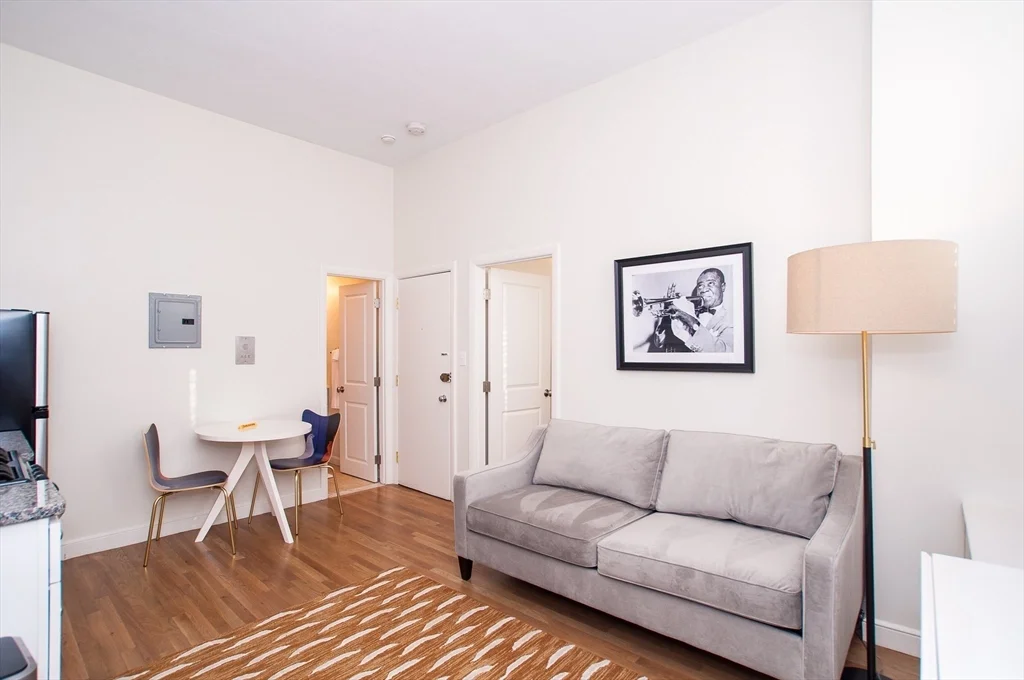 1 bed, 1 bath apartment for rent at 102 Chandler St Unit 9, South End — photo 4 of 8