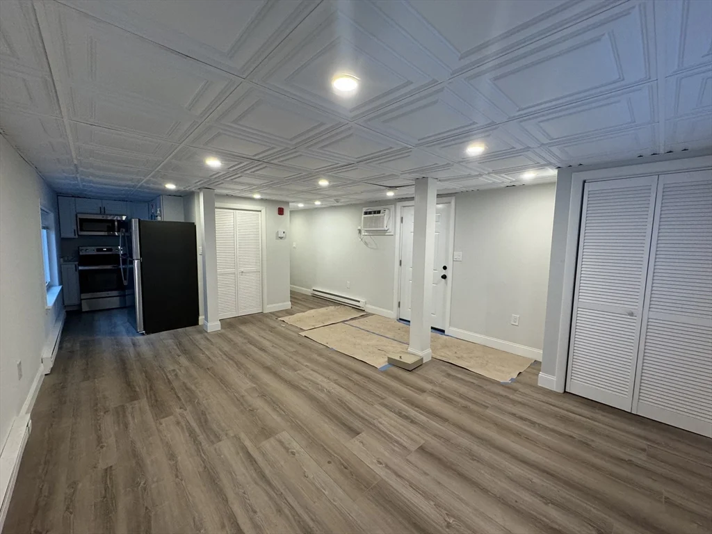 1 bed, 4+ bath apartment for rent at 102 Cross St Unit 1R, East Somerville — photo 3 of 8