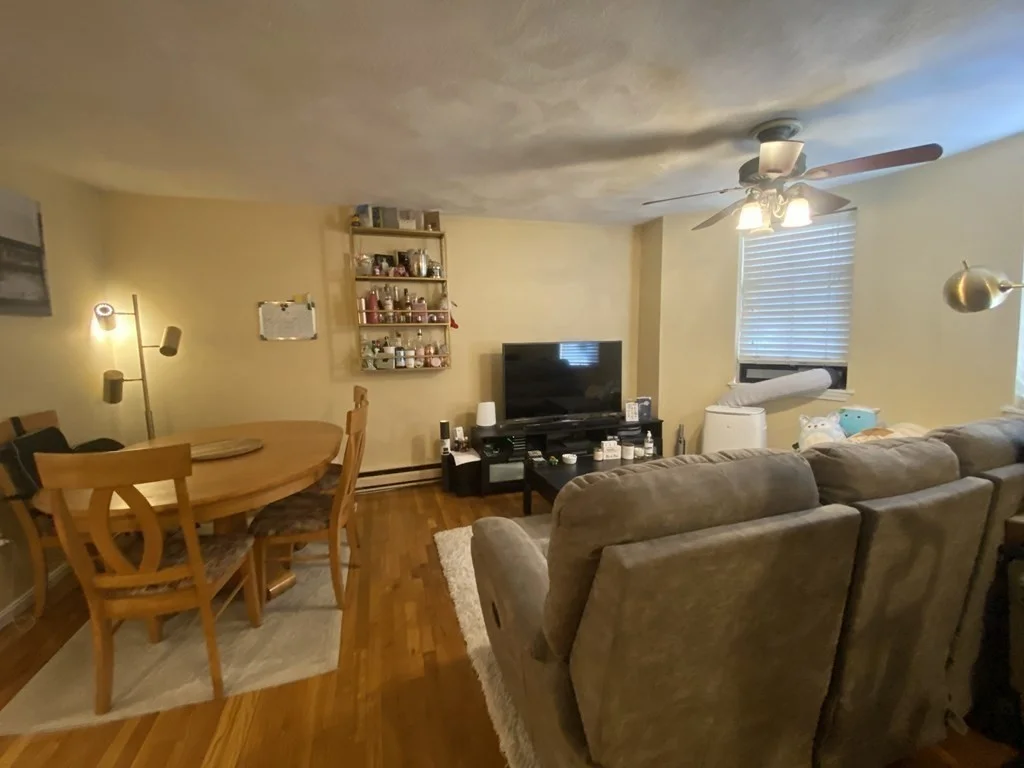 2 bed, 1 bath apartment for rent at 102 E Brookline Unit 1, South End — photo 3 of 14