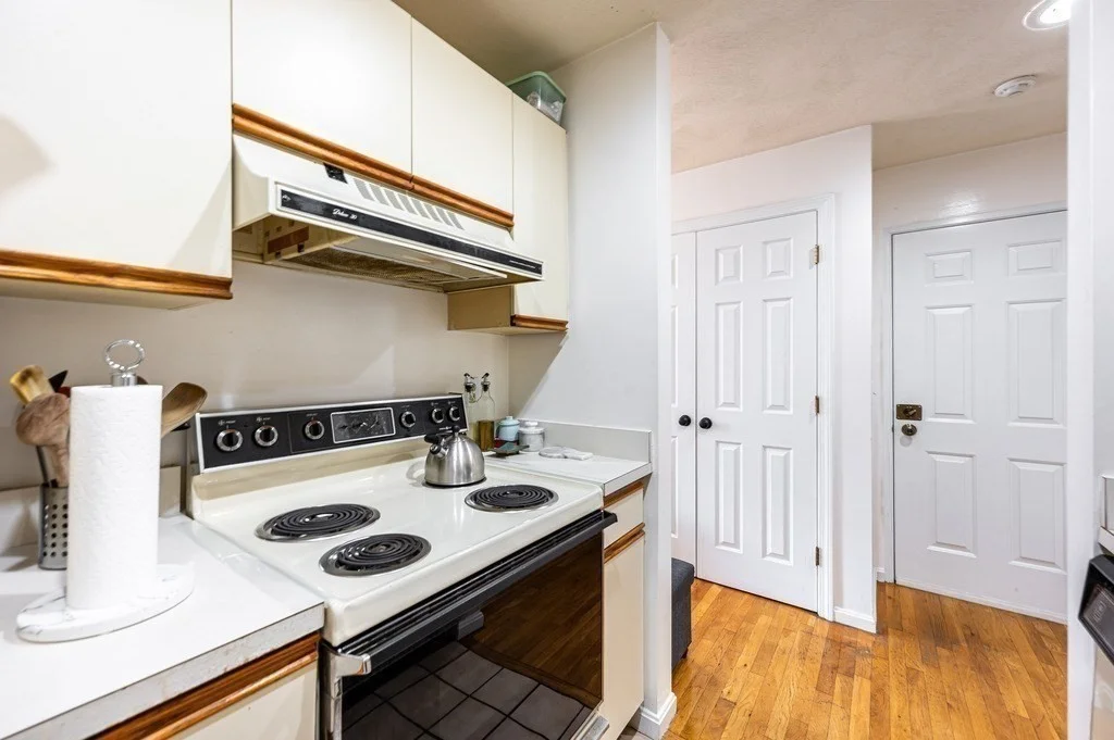 1 bed, 1 bath apartment for rent at 102 E Brookline Unit 3, South End — photo 11 of 15