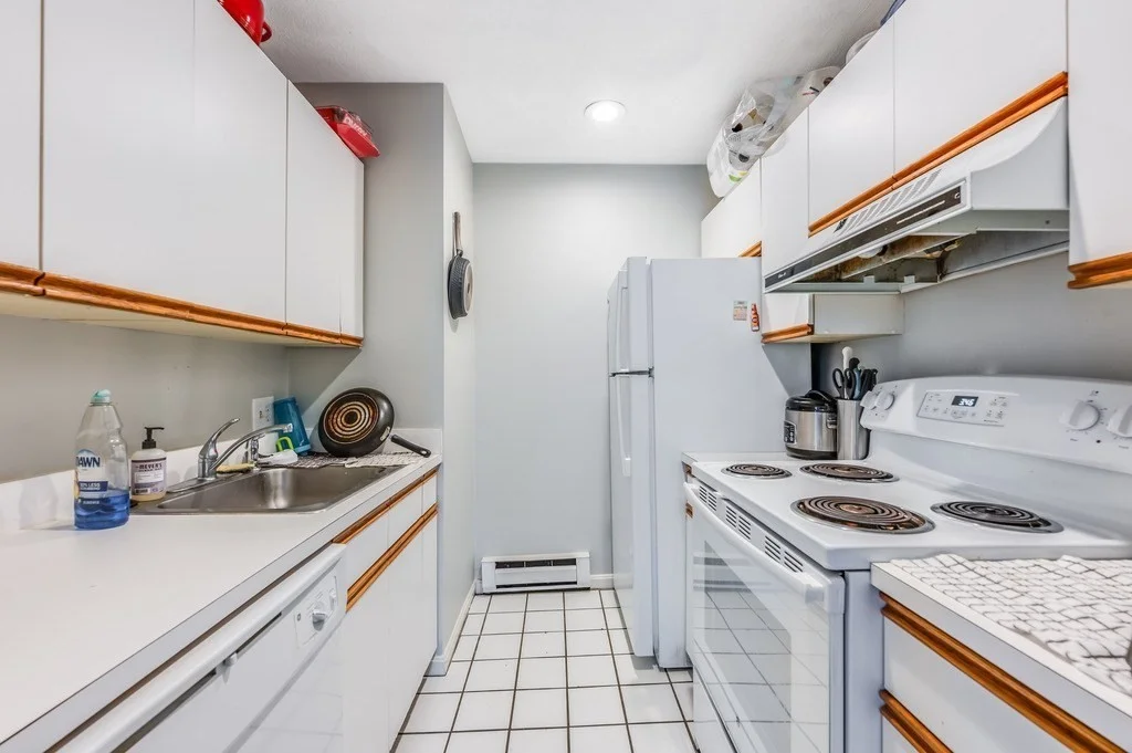 2 bed, 1 bath apartment for rent at 102 E Brookline Unit 4, South End — photo 2 of 20