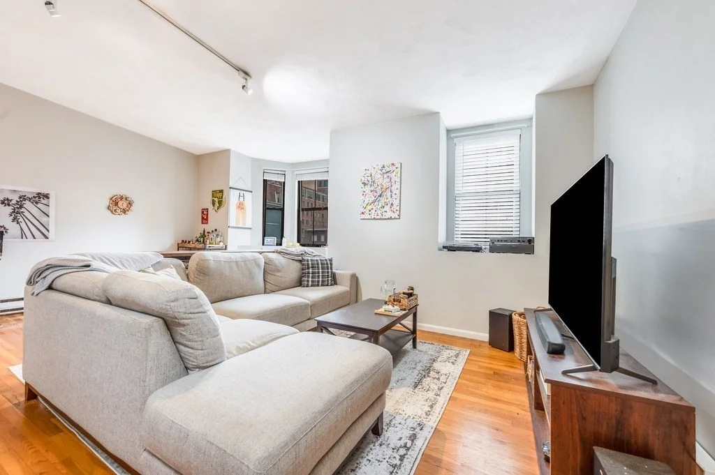 2 bed, 1 bath apartment for rent at 102 E Brookline Unit 4, South End — photo 8 of 20