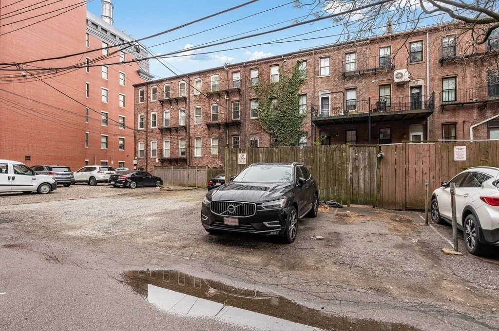 2 bed, 1 bath apartment for rent at 102 E Brookline Unit 4, South End — photo 19 of 20