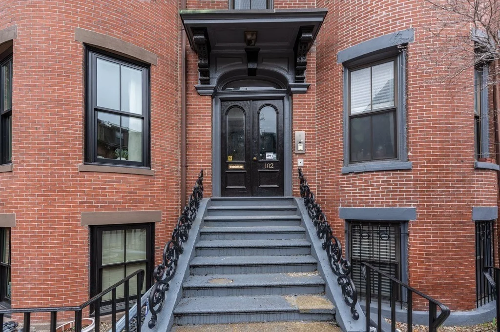 2 bed, 1 bath apartment for rent at 102 E Brookline Unit 4, South End — photo 16 of 20