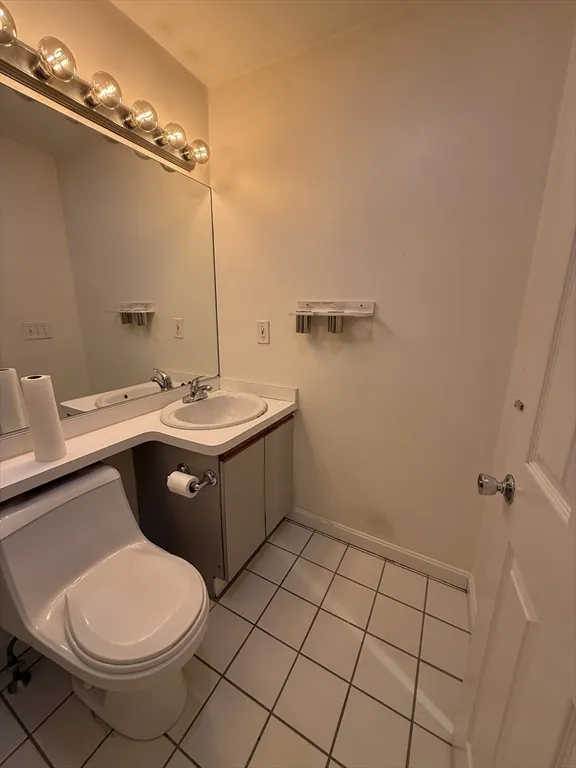 1 bed, 1 bath apartment for rent at 102 E Brookline Unit 2, South End — photo 7 of 17