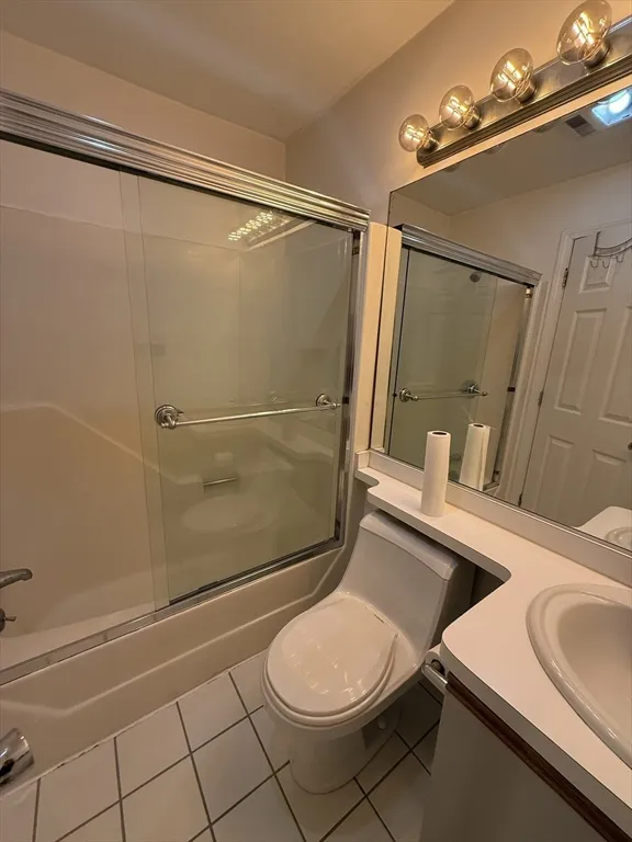 1 bed, 1 bath apartment for rent at 102 E Brookline Unit 2, South End — photo 8 of 17