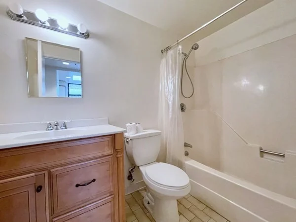 1 bed, 1 bath apartment for rent at 102 Gainsborough Unit 406E, Fenway — photo 11 of 12
