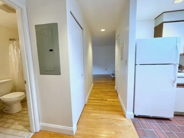 1 bed, 1 bath apartment for rent at 102 Gainsborough Unit 406E, Fenway — photo 9 of 12