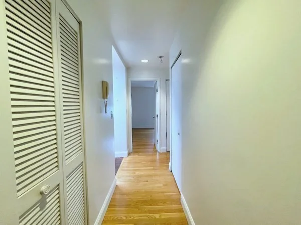 1 bed, 1 bath apartment for rent at 102 Gainsborough Unit 406E, Fenway — photo 8 of 12
