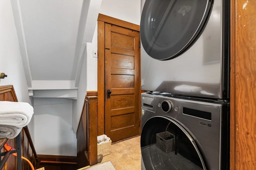 2 bed, 1 bath apartment for rent at 102 Harvard St Unit 2, Tufts University — photo 14 of 18