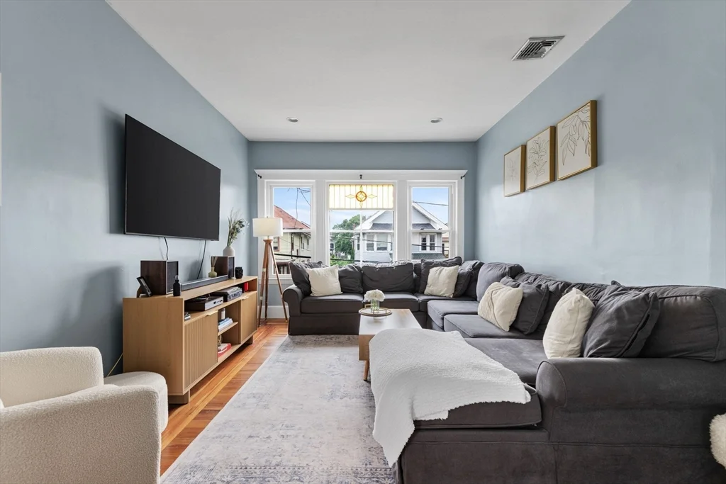 2 bed, 1 bath apartment for rent at 102 Harvard St Unit 2, Tufts University — photo 8 of 18