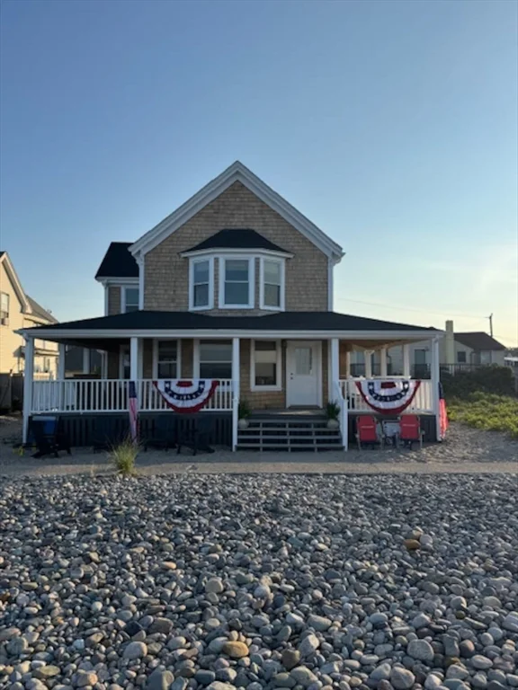 4 bed, 2 bath apartment for rent at 102 Humarock Bch, Humarock — photo 1 of 24